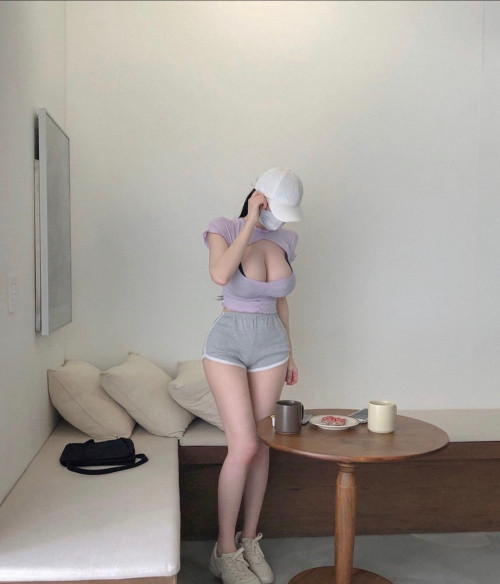 길에서 이러고 다니면 안쳐다볼 자신이 없다