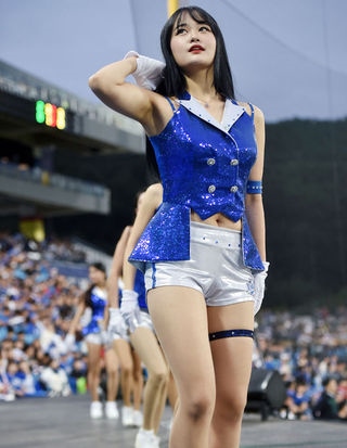 치어리더 황다건