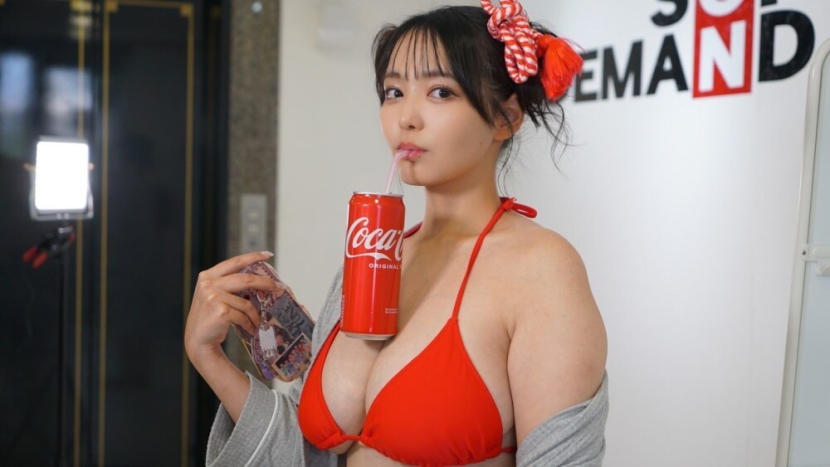 웃음 제조기 코이부치 모모나