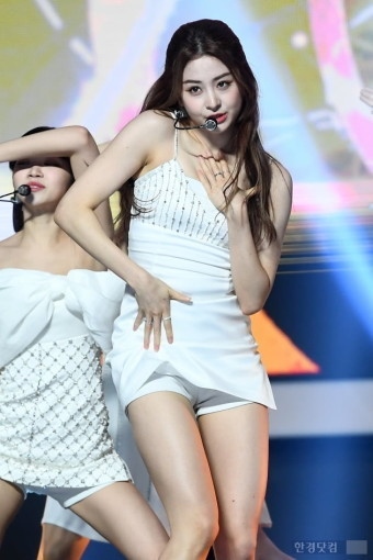 르세라핌 허윤진