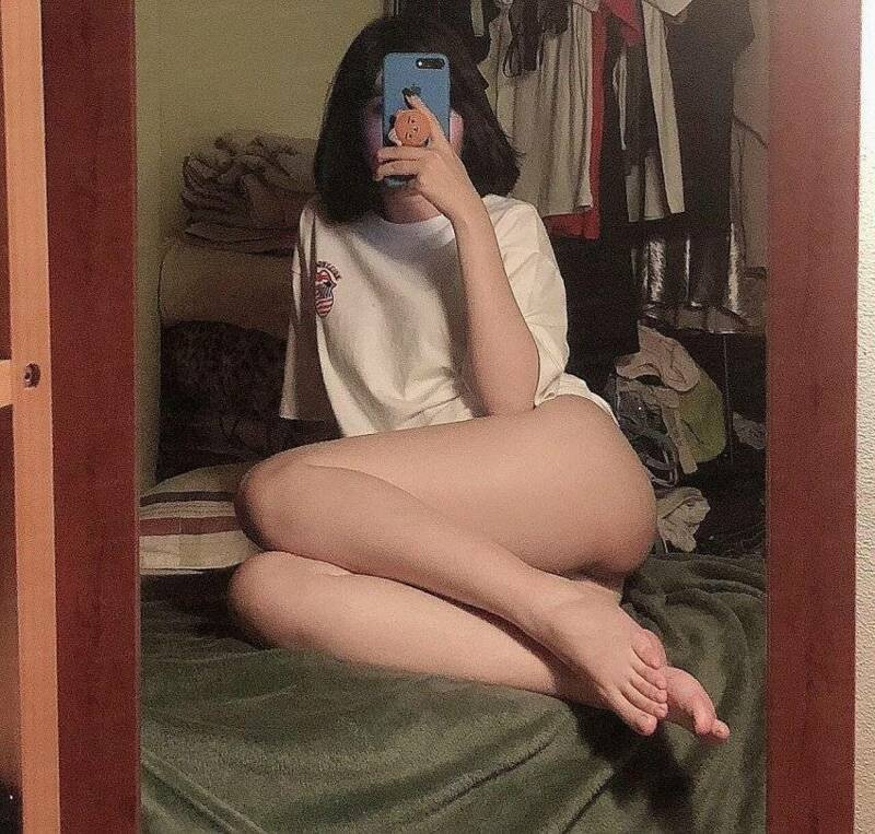 셀카찍는 처자들