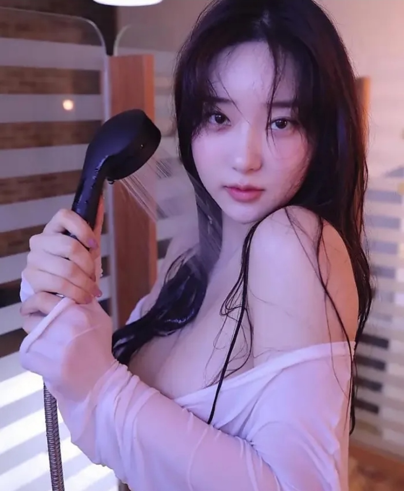 젖은 신재은
