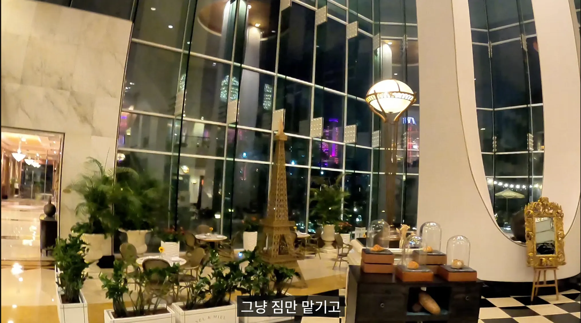 5성급 호텔에 아침 7시에 갔던 유튜버 ㄷㄷㄷㄷ