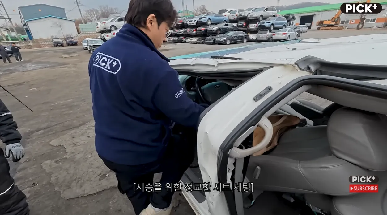 자동차로 미친짓하는 채널 근황.jpg