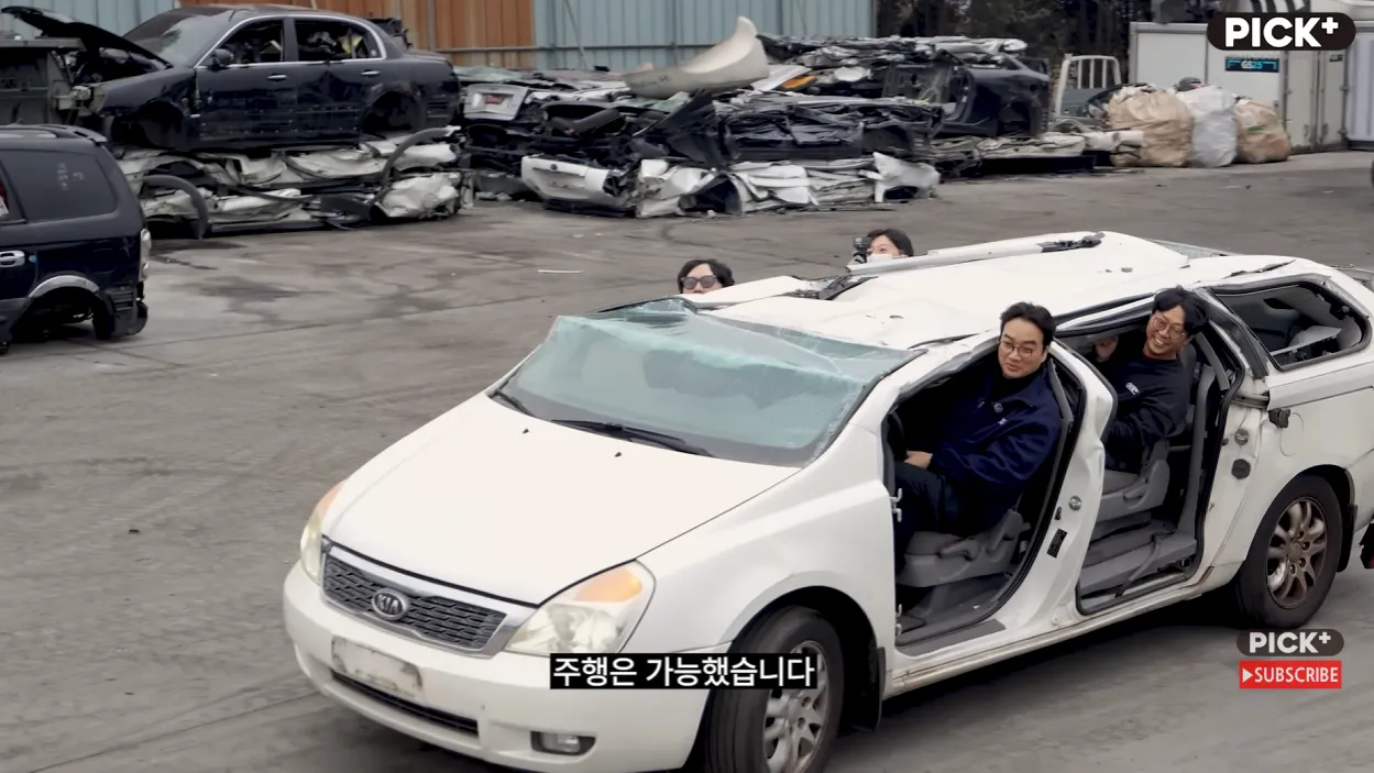 자동차로 미친짓하는 채널 근황.jpg