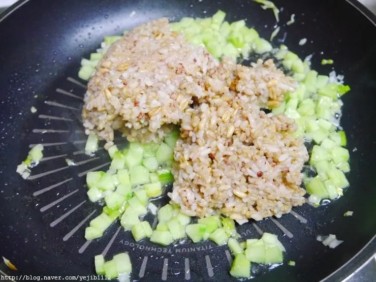 맛있는데 듣는 순간 거부감이 드는 음식