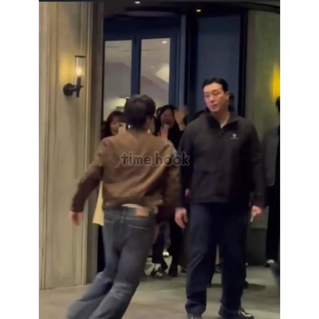 아이유 경호원 근황.jpg