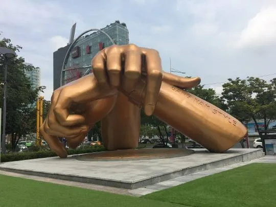이제는 인정할수 밖에 없다는 동상