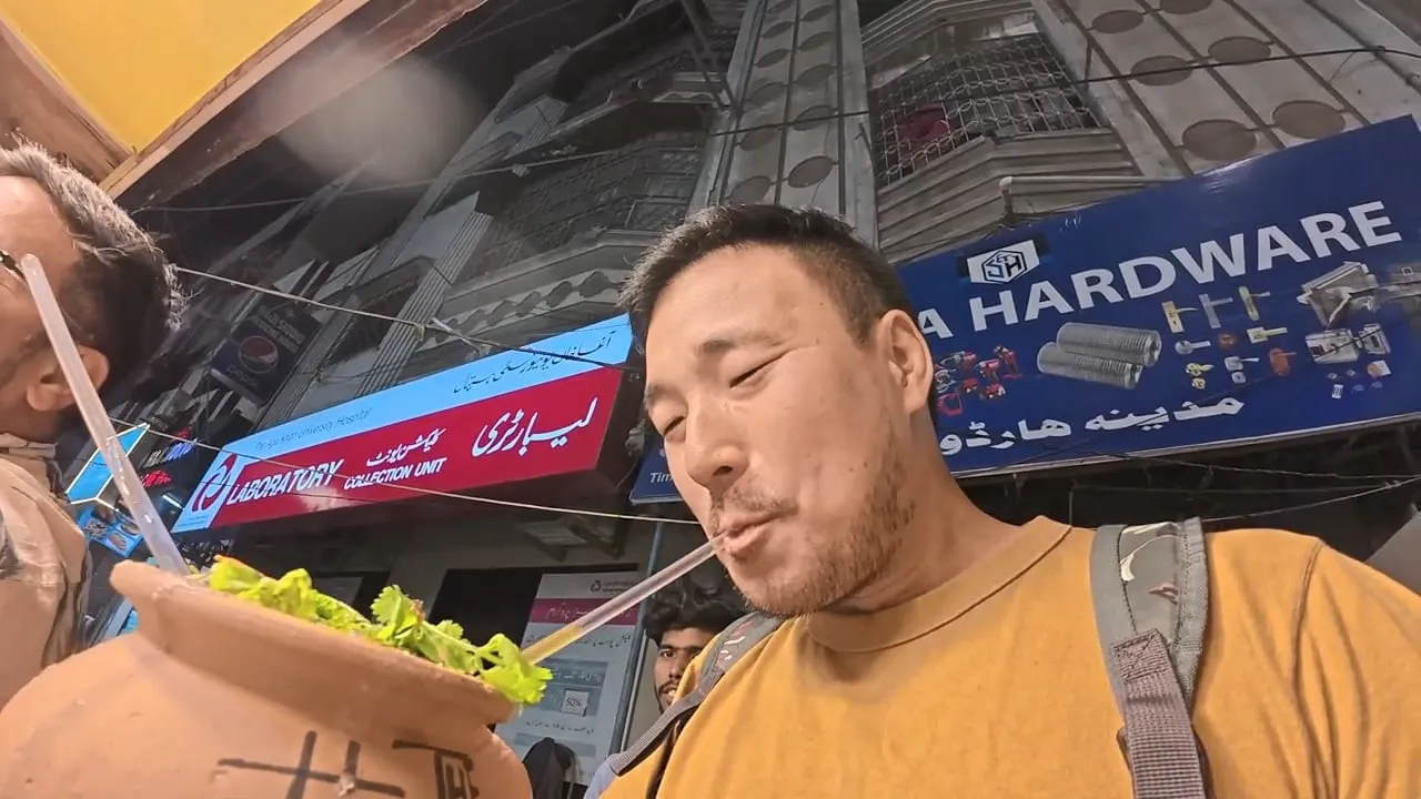 파키스탄에서 얼음 함부로 먹으면 생기는 일
