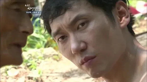 이승윤이 집에서 거울 보면서 다시 해보려고 해도 도무지 안 나온다는 표정