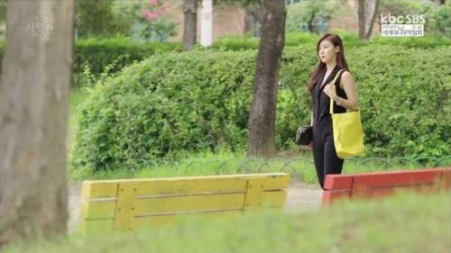드라마에서 가방을 2개씩 메고 나왔던 하지원