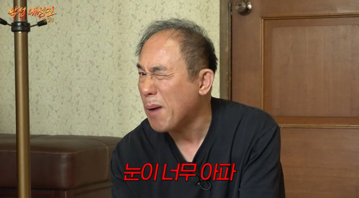 요즘 유행하는 말랑이 만져본 65살 아저씨 반응