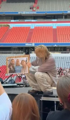 BTS 지민이 유럽 여성팬한테 받은 수상한 사진
