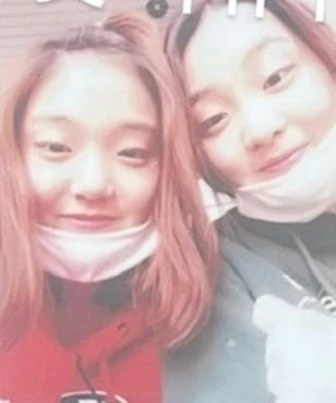 같이 학교 다닐 때 교수님들이 헷갈려했다는 두 여배우