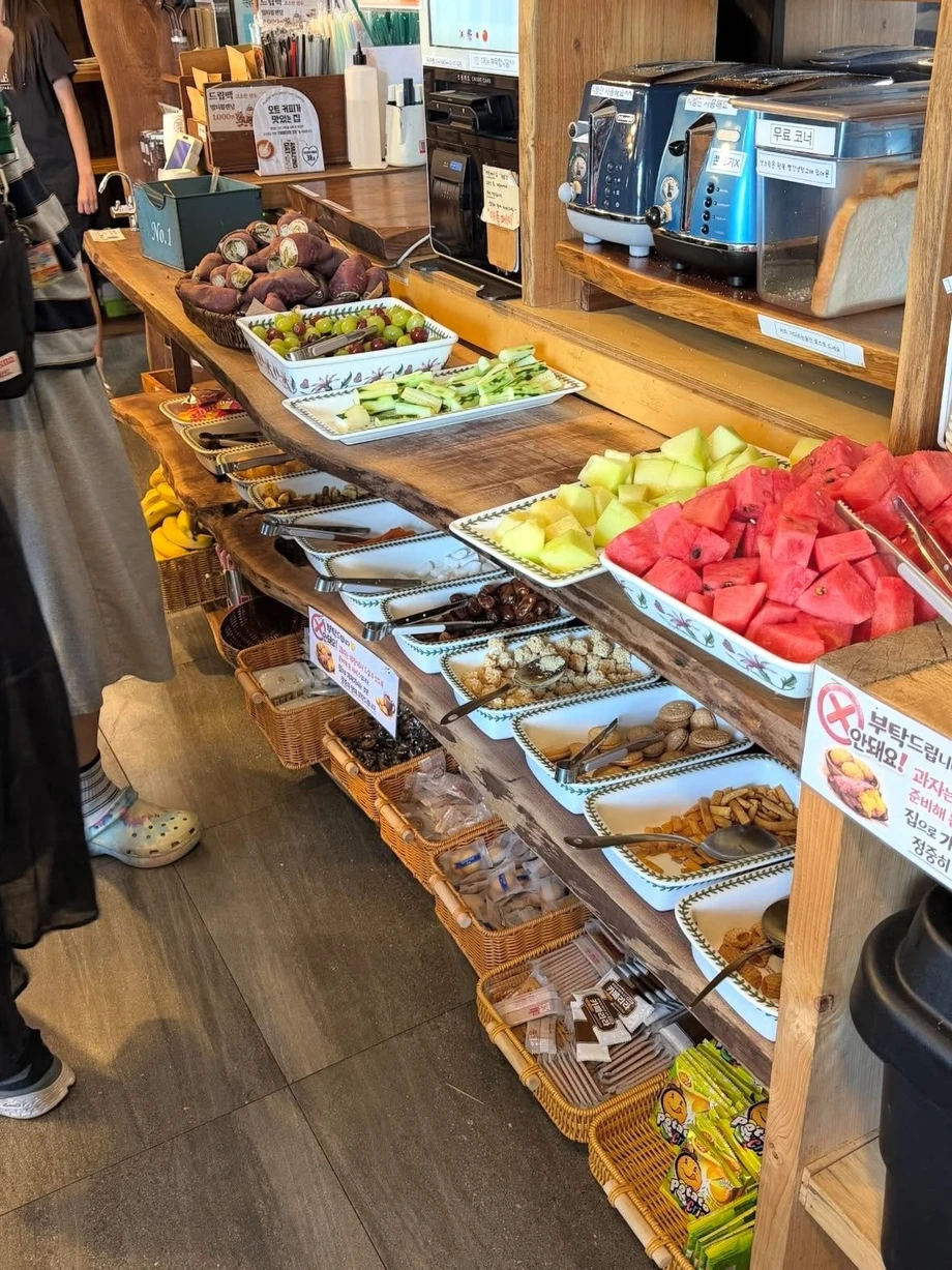 카페 4,900원 무한리필 ㅎㄷㄷ