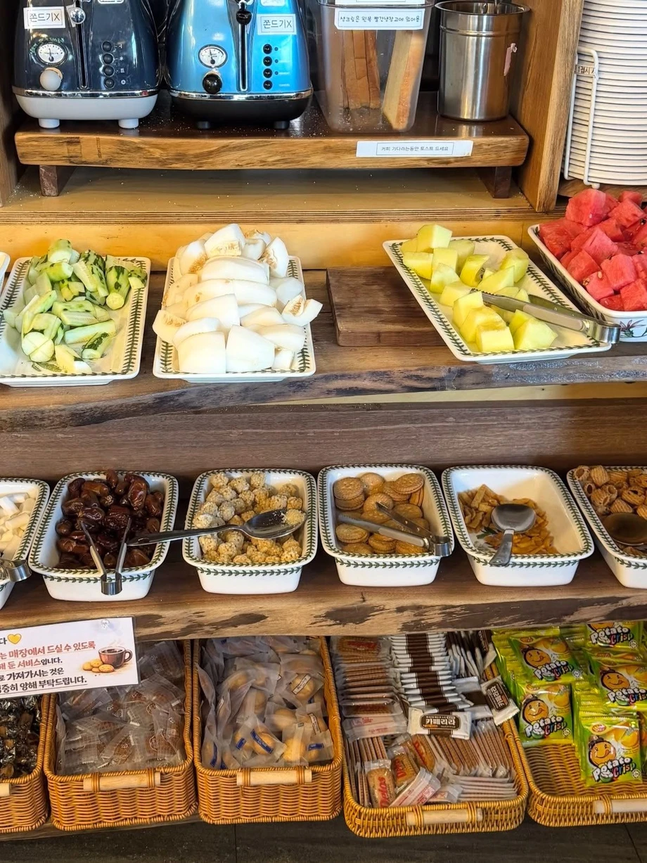 카페 4,900원 무한리필 ㅎㄷㄷ