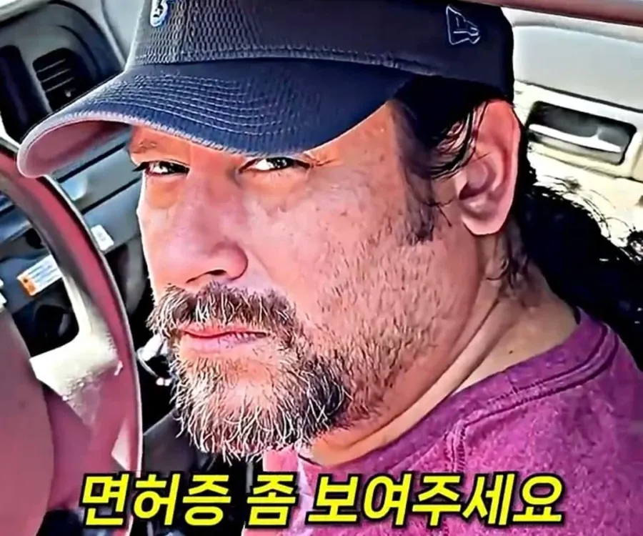 자기집 주차장에서 검문 당한 유부남