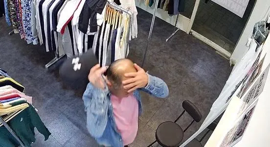 무인 매장에서 불끄고 잔 사람