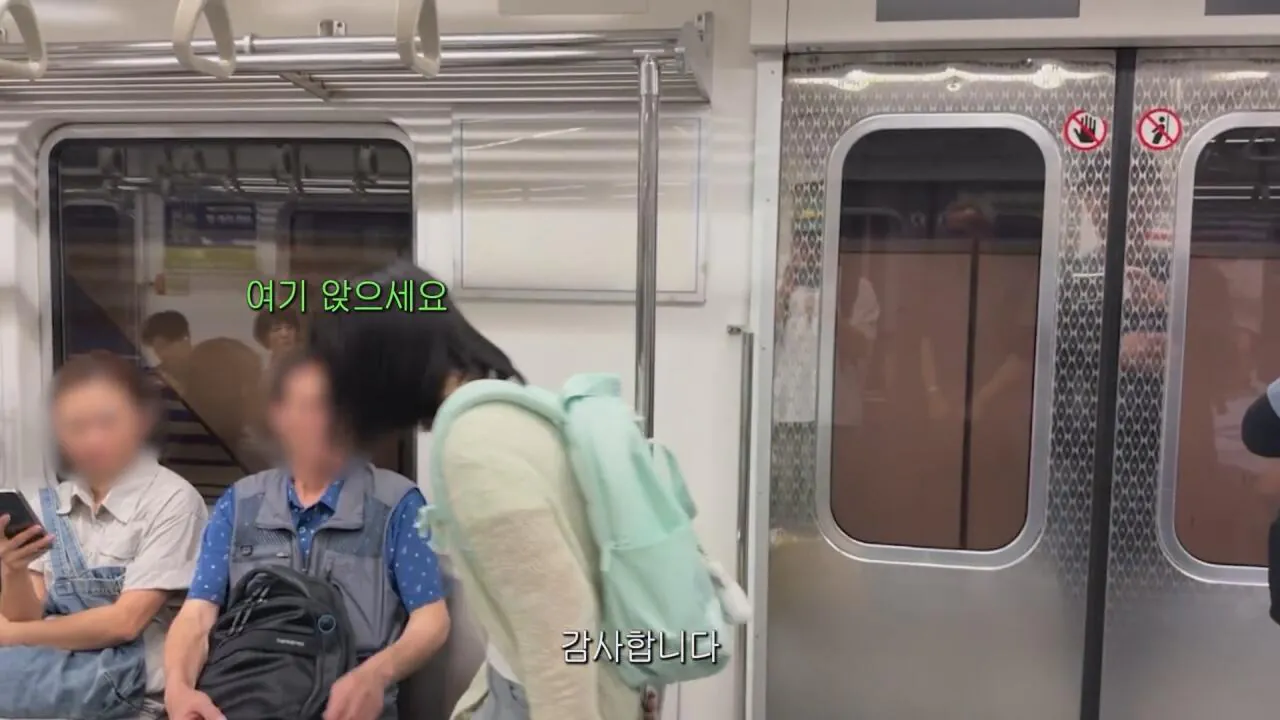 동생들에게 떡볶이 사주려 직접 사러간 시각장애인