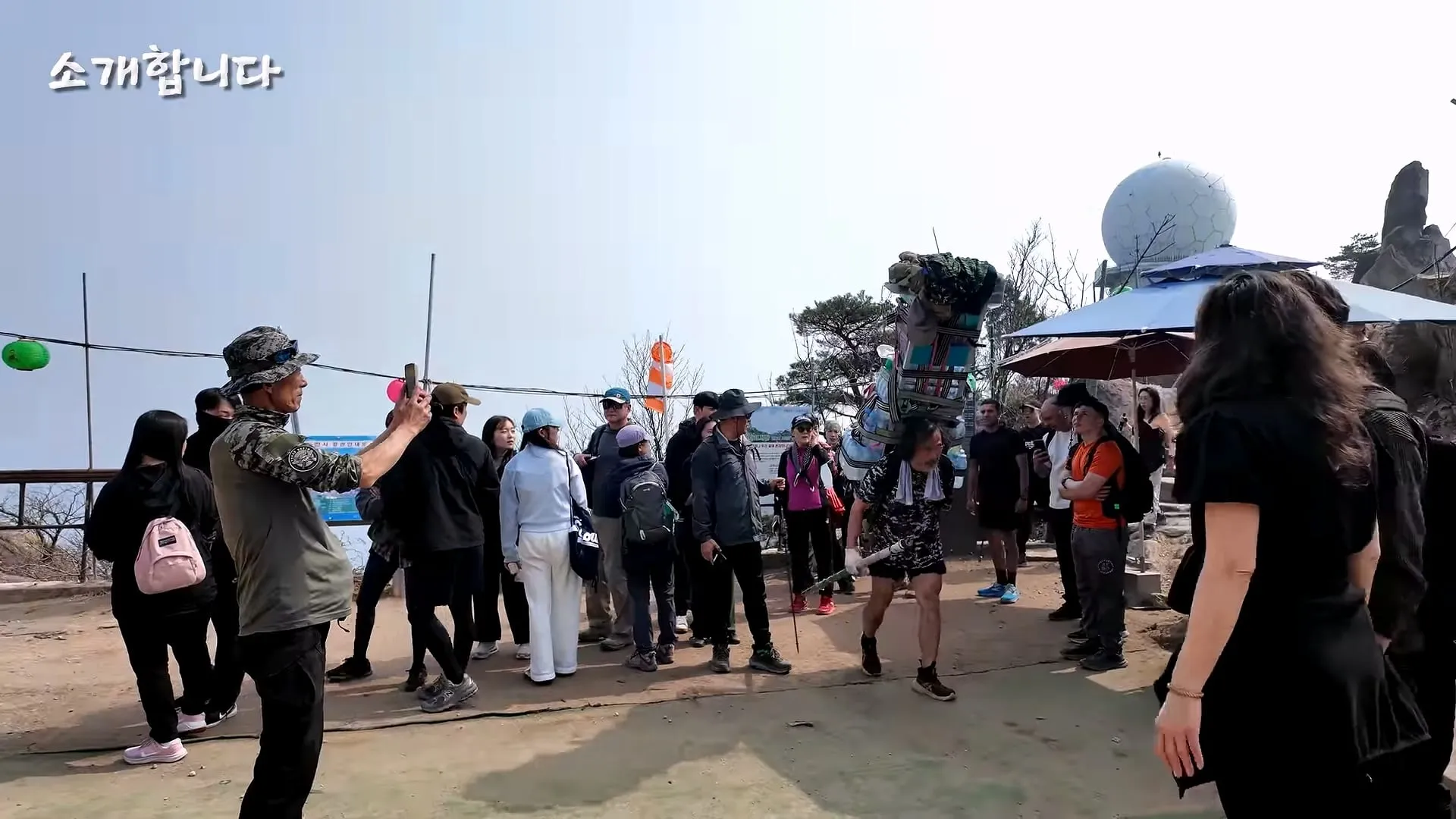 120kg 지게 지고 7시간 등반한다는 관악산 지게꾼의 하루