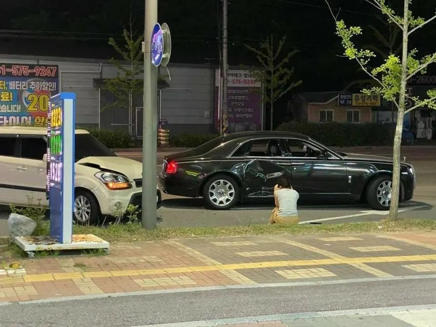 쏘울과 롤스로이스의 사고