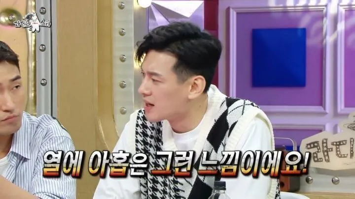 펜싱에서 서로 이겼다고 손 드는 이유ㅋㅋㅋㅋ.jpg