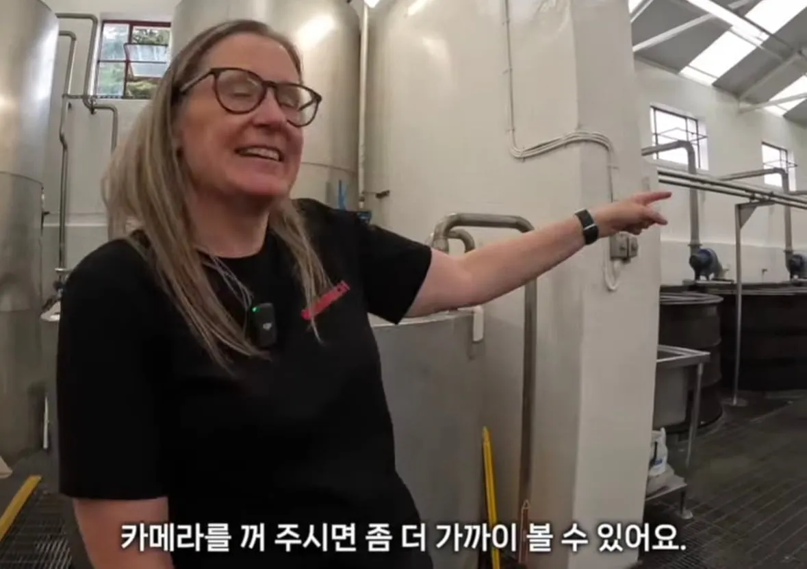 위스키 증류소에서 사진을 찍으면 안되는 이유