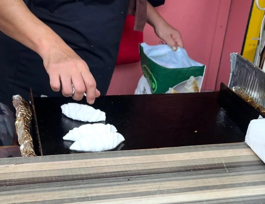 일본 식당 야끼만두의 정체.jpg
