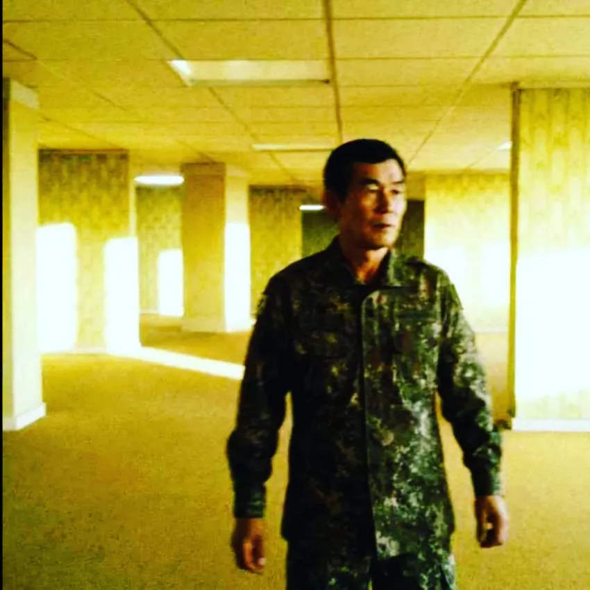 프리서버 커뮤니티 인기 게시물 - 백룸에 떨어진 행보관